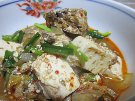 サバ缶の豆腐キムチチゲ